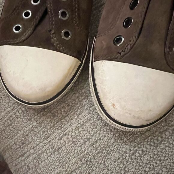 GB Giani Bini brown suede size 8 lace-less slide on sneakers with studs - Picture 7 of 7